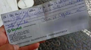 Cheque encontrado no chão pela mulher no Centro de Paranavaí - Divulgação/RPC