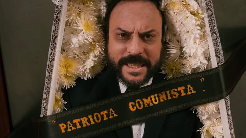Cena de Patriota Conunista - Divulgação/YouTube/Gabriel O Pensador