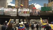 Protestos contra o presidente Gustavo Petro, na Colômbia - Reprodução/YouTube/AFP