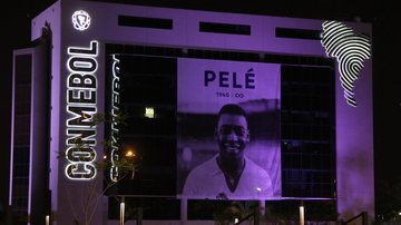 Homenagem à Pelé na sede da Conmebol - Getty Images