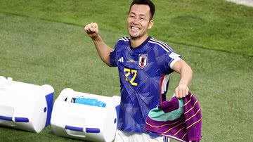 Maya Yoshida comemorando vitória do Japão contra a Alemanha - Getty Images