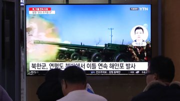 Televisão de Seul, na Coreia do Sul, mostrando os disparos da Coreia do Norte - Getty Images