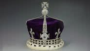 Coroa destaca o grande diamante na frente - Divulgação / Royal Collection Trust