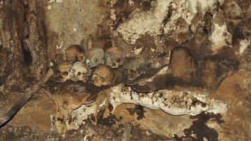 Altar com crânios humanos - Instituto Nacional de Antropologia e História (INAH)