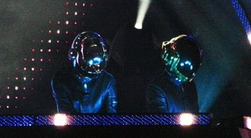 O duo Daft Punk - Wikimedia Commons