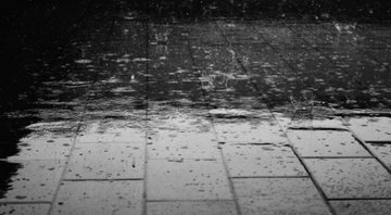 Imagem meramente ilustrativa de chuva caindo em calçada. - Divulgação/ Pxhere