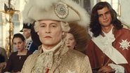 Johnny Depp como o rei Luís XV - Reprodução/Vídeo