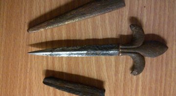 Imagem da faca medieval encontrada - Divulgação