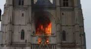 Catedral de Nantes atingida pelo fogo - Divulgação / Twitter