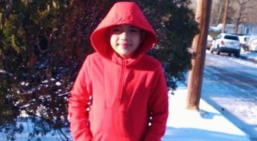 Fotografia de menino de 11 anos que faleceu durante noite particularmente fria - Divulgação