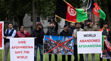 No Reino Unido, manifestantes pedem auxílio ao povo afegão - Getty Images