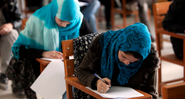 Mulheres afegãs na Universidade de Cabul - Getty Images
