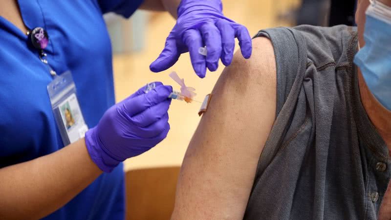 Profissional de saúde vacina norte-americano - Getty Images