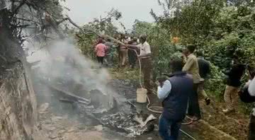O helicóptero caiu com 14 pessoas abordo - Divulgação / NDTV India