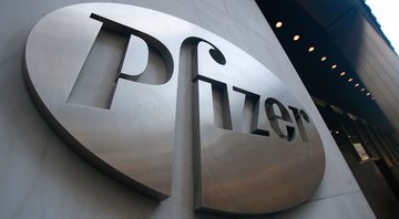 Na imagem, o logo da Pfizer - Getty Images