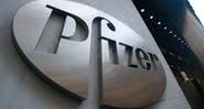 Na imagem, o logo da Pfizer - Getty Images