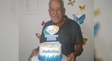 Na fotografia, Andrelino com seu bolo de aniversário - Divulgação / G1