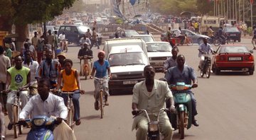 Na imagem, as ruas de Burkina Faso - Wikimedia Commons / Helge Fahrnberger
