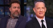 Os atores Connor Ratliff (à esquerda) e Tom Hanks (à direita) - Divulgação / vídeo / Youtube / Late Night With Seth Meyers; Getty Images