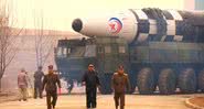 Kim Jong-un em vídeo divulgado nesta sexta, 25 - Divulgação/YouTube/UOL