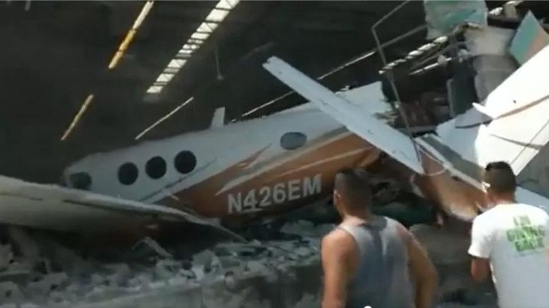 Avião que caiu no supermercado