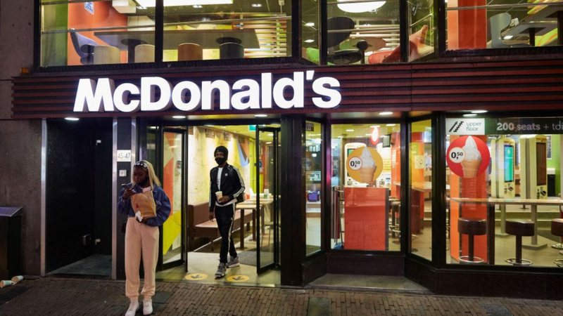 Na imagem, McDonald's localizado na capital holandesa, Amsterdã - Getty Images