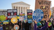 Manifestação sobre o aborto em frente ao prédio da Suprema Corte, nos EUA - Getty Images
