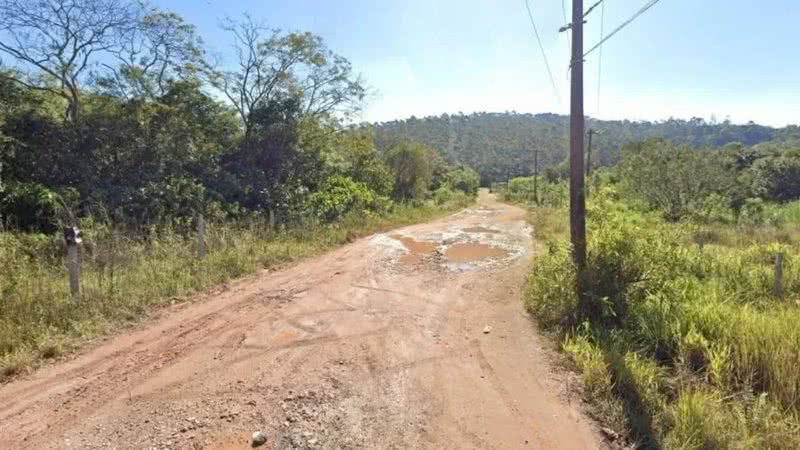Corpos foram encontrados em estrada de terra - Divulgação / Google Street View