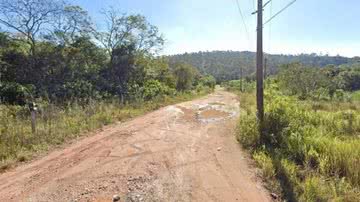 Corpos foram encontrados em estrada de terra - Divulgação / Google Street View