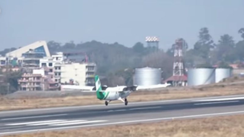 Avião que caiu no Nepal - Divulgação / Youtube / DW