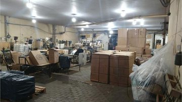 Interior da fábrica de cigarros - Divulgação / RJTV