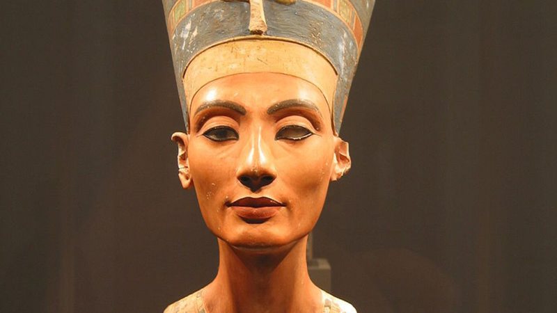 Busto de Nefertiti - Wikimedia Commons / Magnus Manske