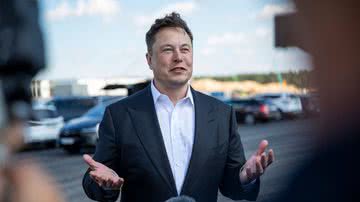 Elon Musk durante evento público - Getty Images