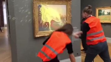 Ativistas jogam purê de batata em quadro de Monet - Divulgação / Redes sociais