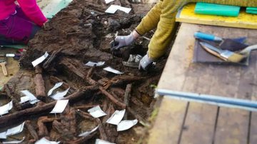 Ossos encontrados no no sítio arqueológico de Duvenseer Moor - Divulgação / ALSH