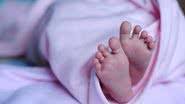 Imagem ilustrativa de pés de bebê - Imagem de Christian Arabella por Pixabay