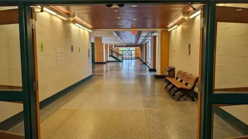 Luzes de escola de Massachusetts permanecem sempre acesas - Divulgação / Redes sociais / Michael Laferriere