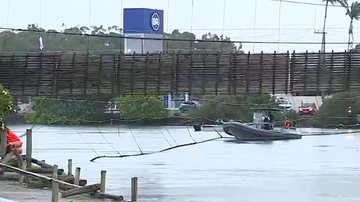Ponte que ligava cidades desabou durante a madrugada - Divulgação / vídeo / RBS TV