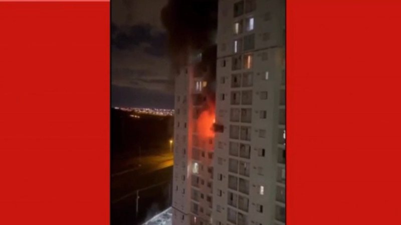 Apartamento no qual a família morava foi incendiado - Divulgação / Vídeo / G1