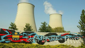 Torres de resfriamento da usina nuclear Electricite de França - Getty Images