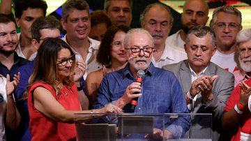 O presidente Lula ao lado de Janja - Getty Images