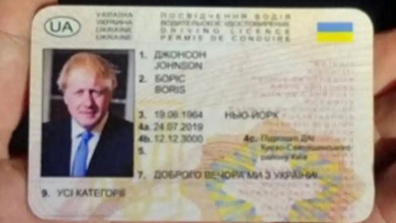 Foto de Boris Johnson em carteira de motorista falsa - Divulgação / Instagram