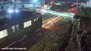 Ônibus foi atingido por trem - Divulgação / vídeo / TV Globo