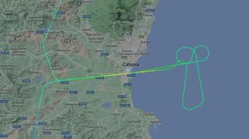 Rota da aeronave formou desenho de pênis - Divulgação / FlightRadar24