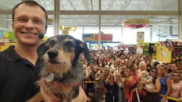 Alexandre Rossi com sua cadelinha Estopinha - Divulgação / Redes sociais