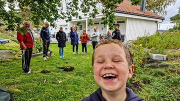 Família encontrou tesouro viking ao procurar brinco no quintal de sua residência - Divulgação/Facebook/Kulturarv i Vestfold og Telemark fylkeskommune