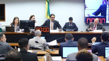 Comissão que aprovou proposta - Divulgação/Vinicius Loures/Câmara dos Deputados