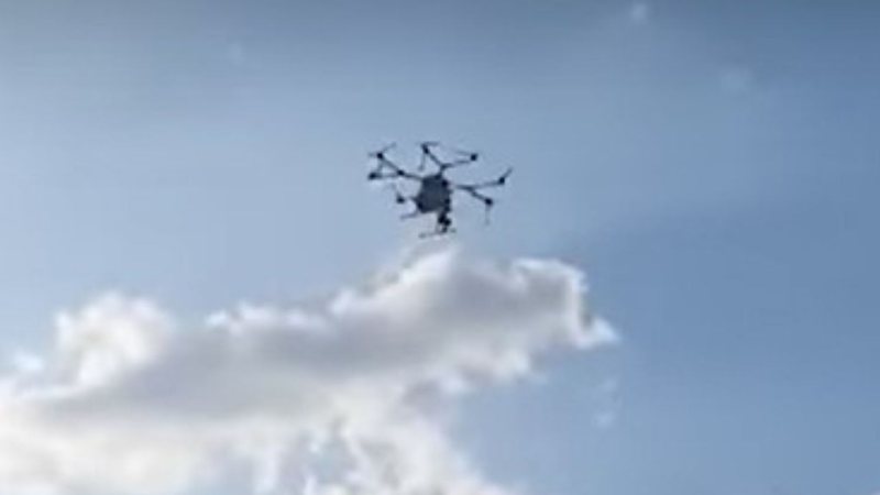Drone que atacou fezes e urina em apoiadores de Lula e Kalil - Divulgação/ Youtube / Canal UOL