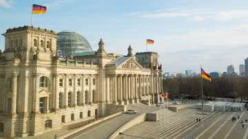 Bundestag, o parlamento alemão, em Berlim - Imagem de Kevin Schneider por Pixabay