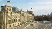 Bundestag, o parlamento alemão, em Berlim - Imagem de Kevin Schneider por Pixabay